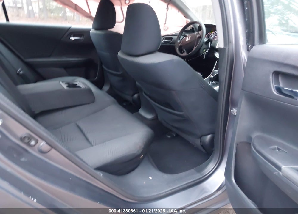 2015 HONDA ACCORD VIN: 1HGCR2F33FA235884