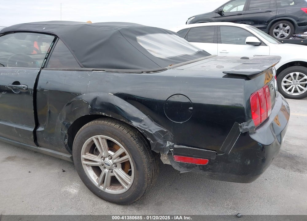 2009 FORD MUSTANG VIN: 1ZVHT84N995137661