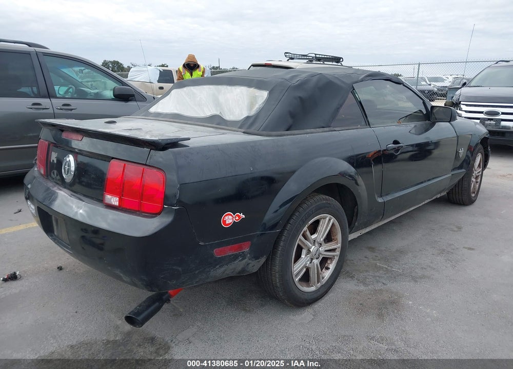 2009 FORD MUSTANG VIN: 1ZVHT84N995137661