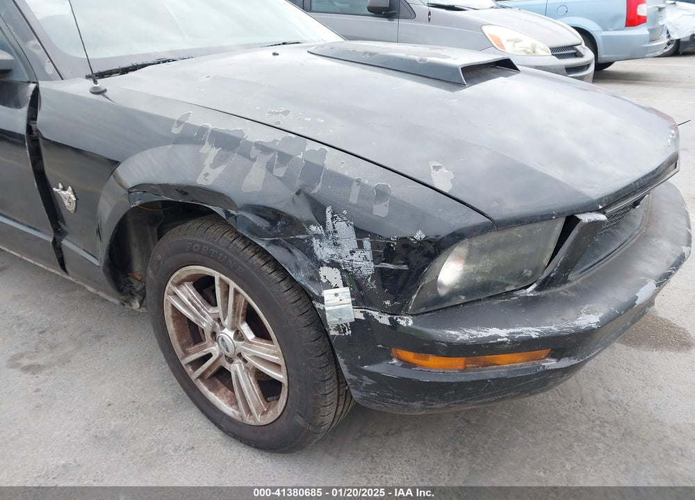 2009 FORD MUSTANG VIN: 1ZVHT84N995137661
