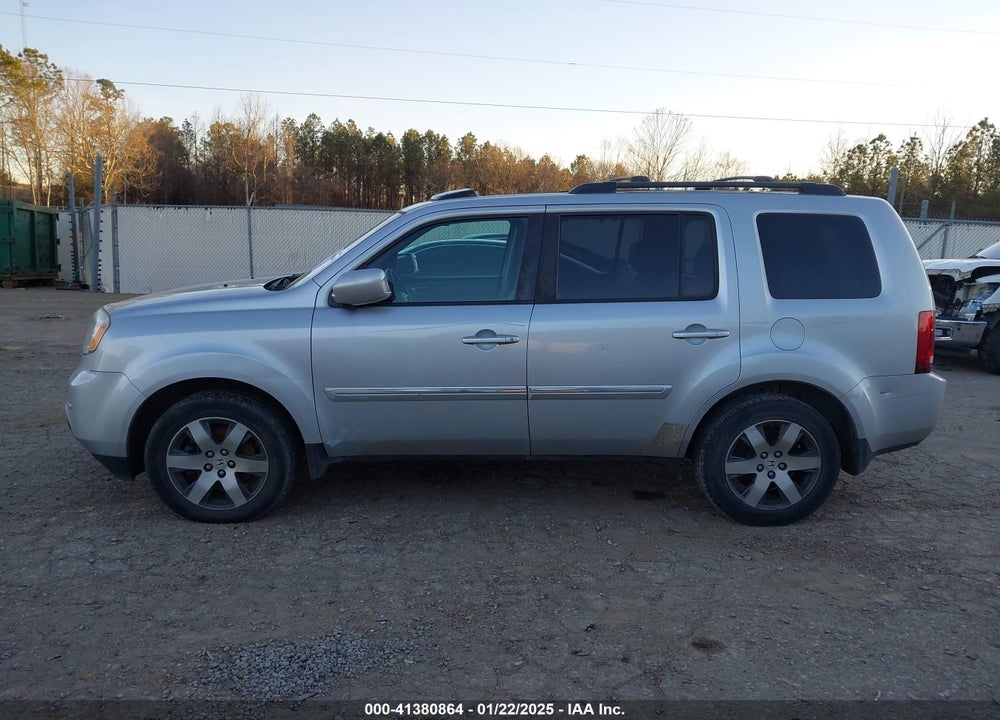 2013 HONDA PILOT TOURING VIN: 5FNYF3H9XDB024349