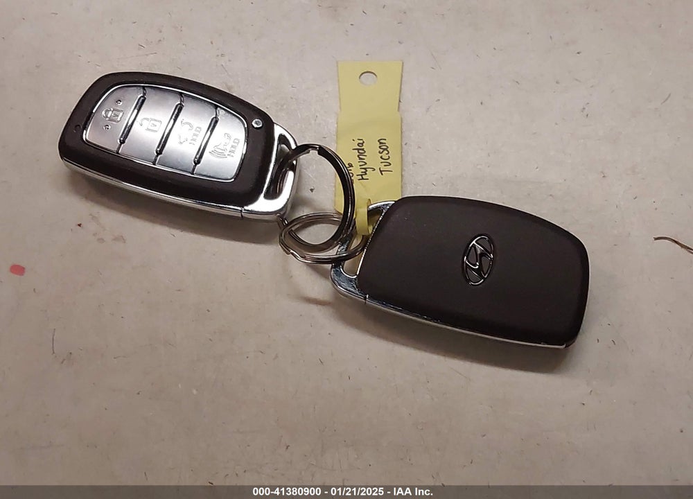 2016 HYUNDAI TUCSON LIMITED VIN: KM8J3CA24GU193667