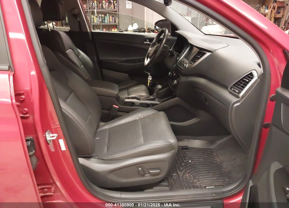2016 HYUNDAI TUCSON LIMITED VIN: KM8J3CA24GU193667