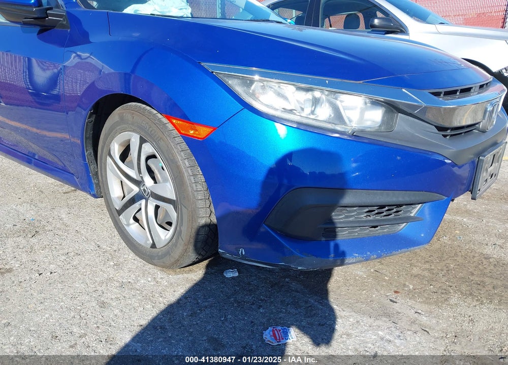 2018 HONDA CIVIC LX VIN: 2HGFC2F5XJH558887