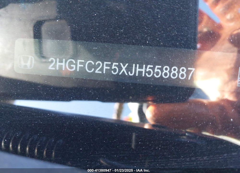 2018 HONDA CIVIC LX VIN: 2HGFC2F5XJH558887
