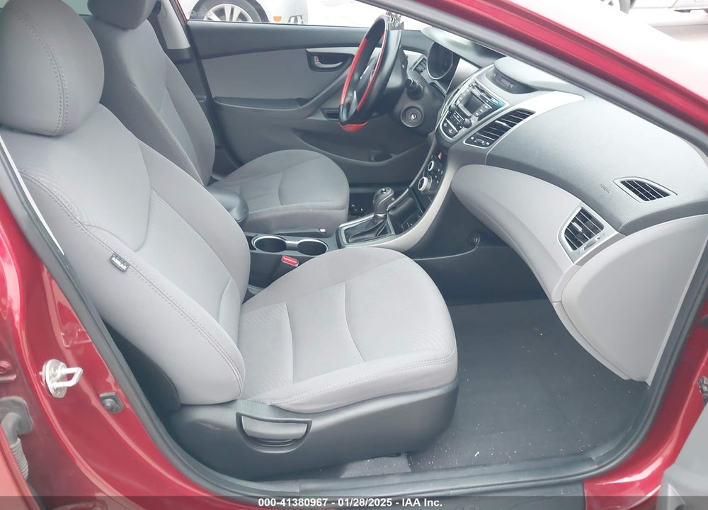 2016 HYUNDAI ELANTRA VIN: 5NPDH4AE3GH694417