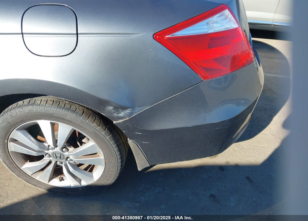 2009 HONDA ACCORD VIN: 1HGCS12779A024747