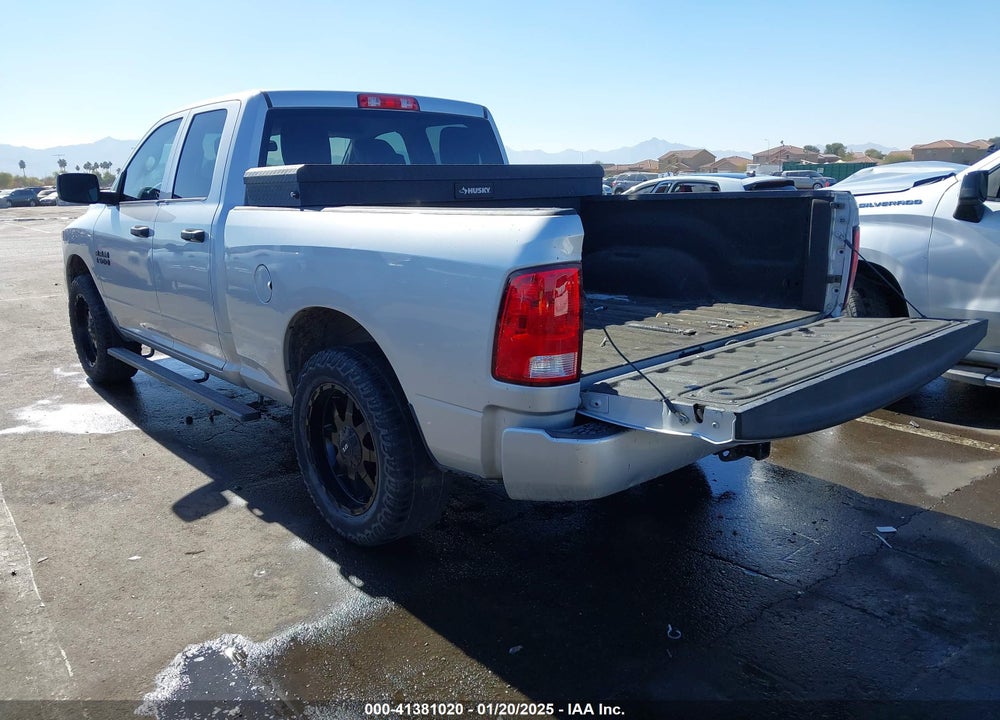 2019 RAM 1500 CLASSIC VIN: 1C6RR6FGXKS579565