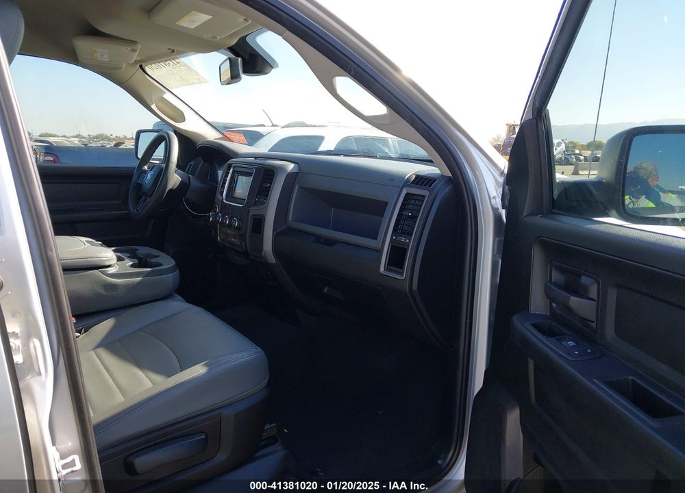 2019 RAM 1500 CLASSIC VIN: 1C6RR6FGXKS579565