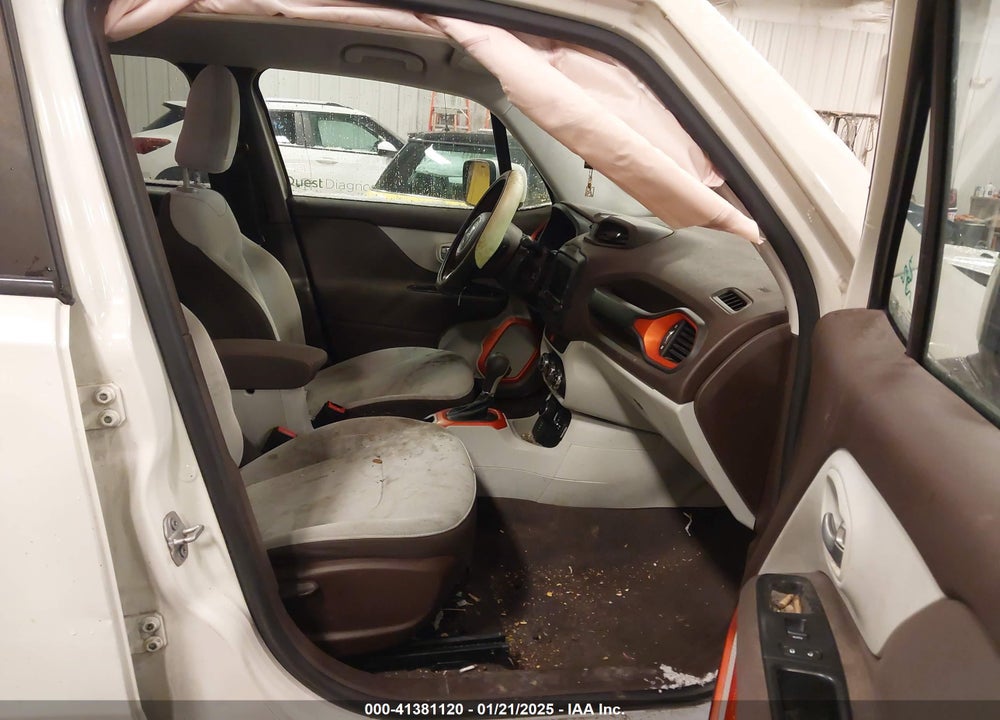 2017 JEEP RENEGADE LATITUDE 4X4 VIN: ZACCJBBB1HPF39740