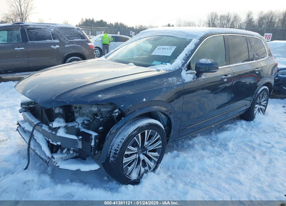 2022 VOLVO XC90 T5 MOMENTUM 7 PASSENGER VIN: YV4102PK9N1794227