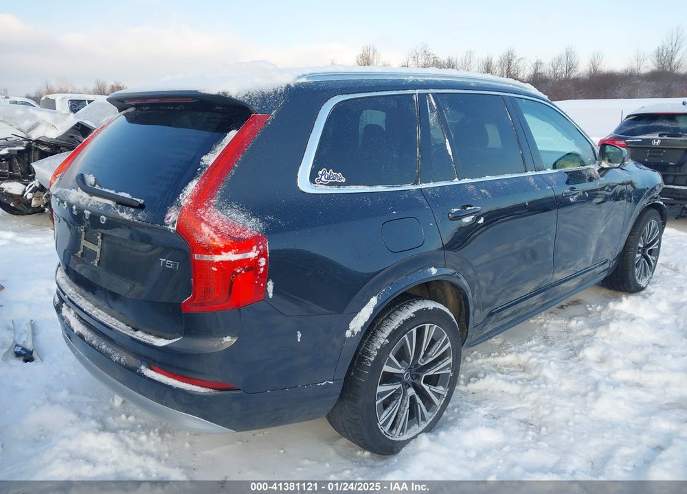 2022 VOLVO XC90 T5 MOMENTUM 7 PASSENGER VIN: YV4102PK9N1794227