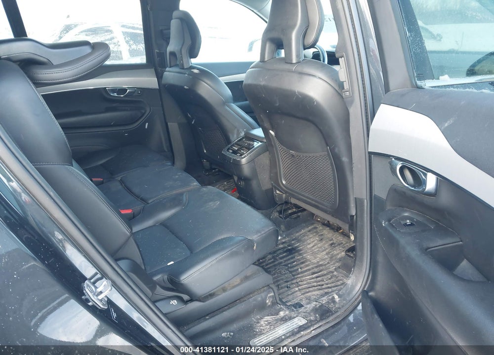 2022 VOLVO XC90 T5 MOMENTUM 7 PASSENGER VIN: YV4102PK9N1794227
