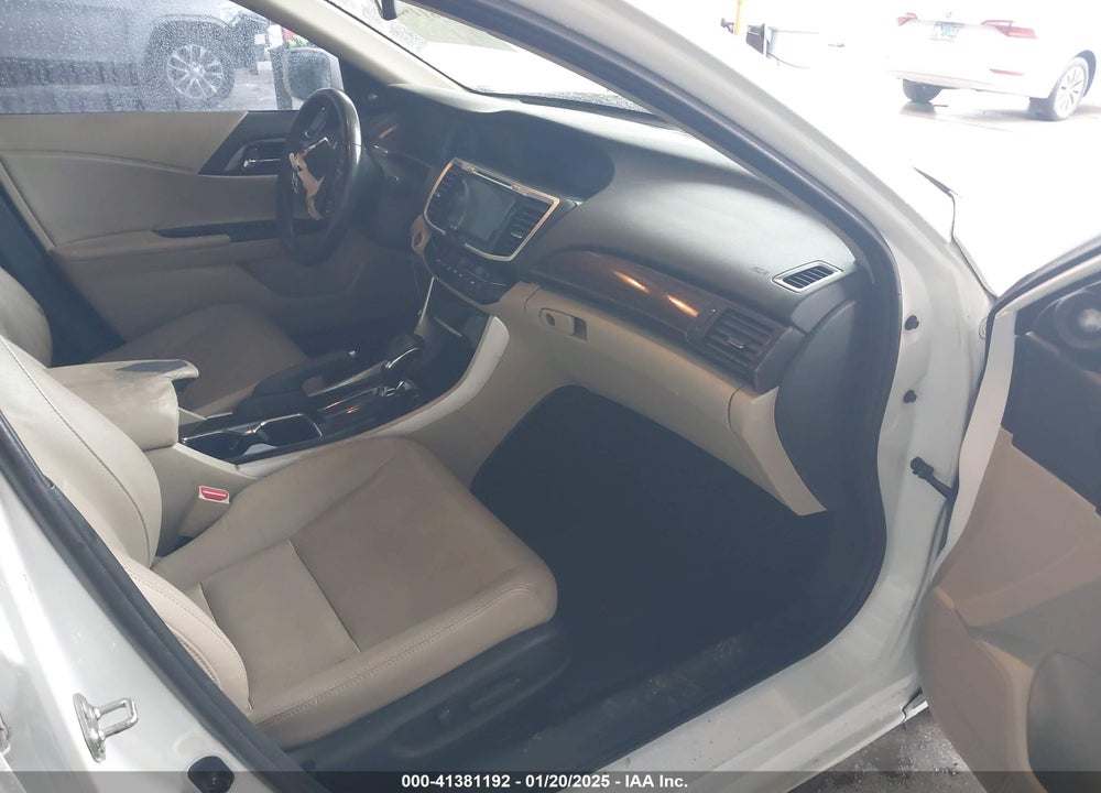 2017 HONDA ACCORD VIN: 1HGCR2F8XHA026706