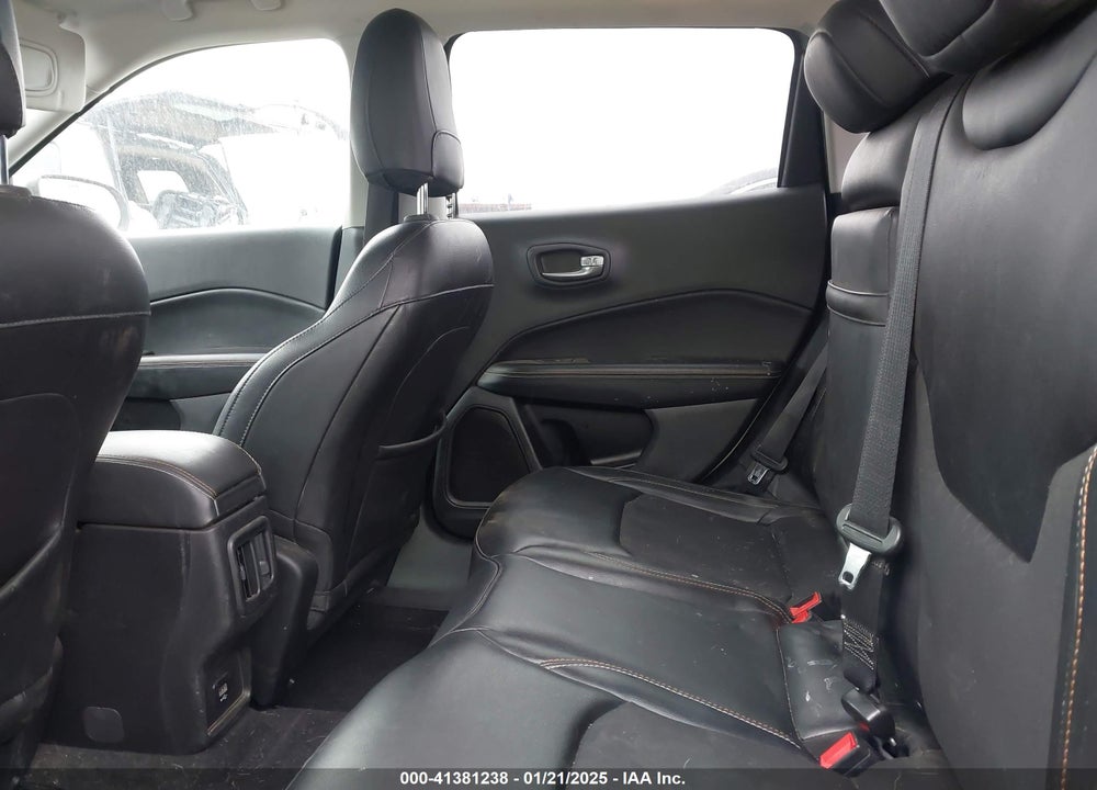 2018 JEEP COMPASS LATITUDE FWD VIN: 3C4NJCBB8JT134052
