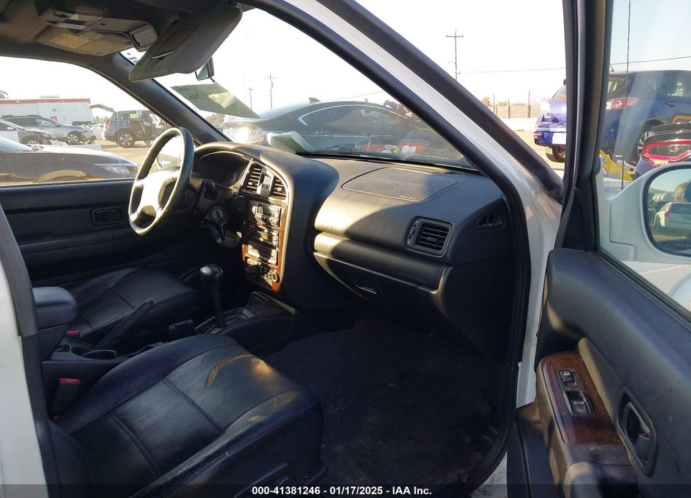 2001 NISSAN PATHFINDER LE VIN: JN8DR09Y01W584211