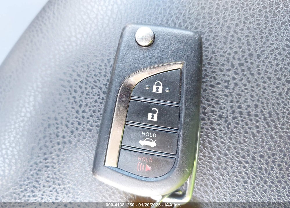 2019 TOYOTA CAMRY VIN: 4T1B11HK9KU758766