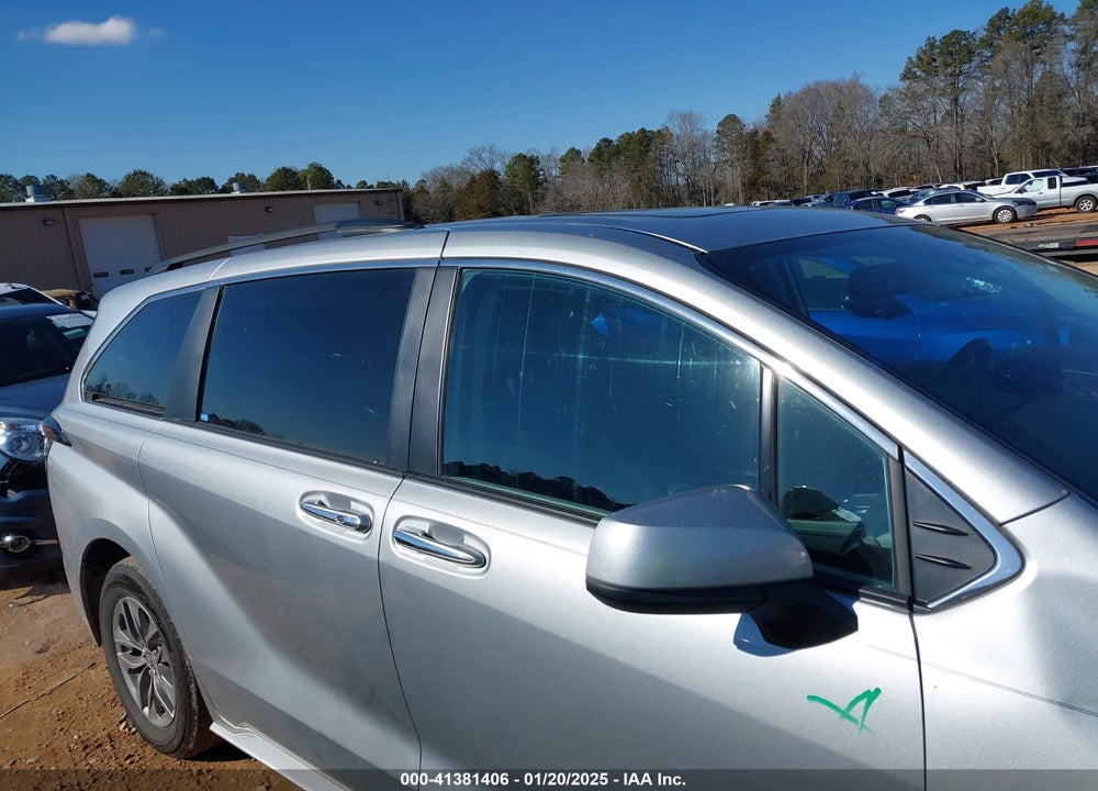 2021 TOYOTA SIENNA XLE VIN: 5TDYRKEC9MS023318
