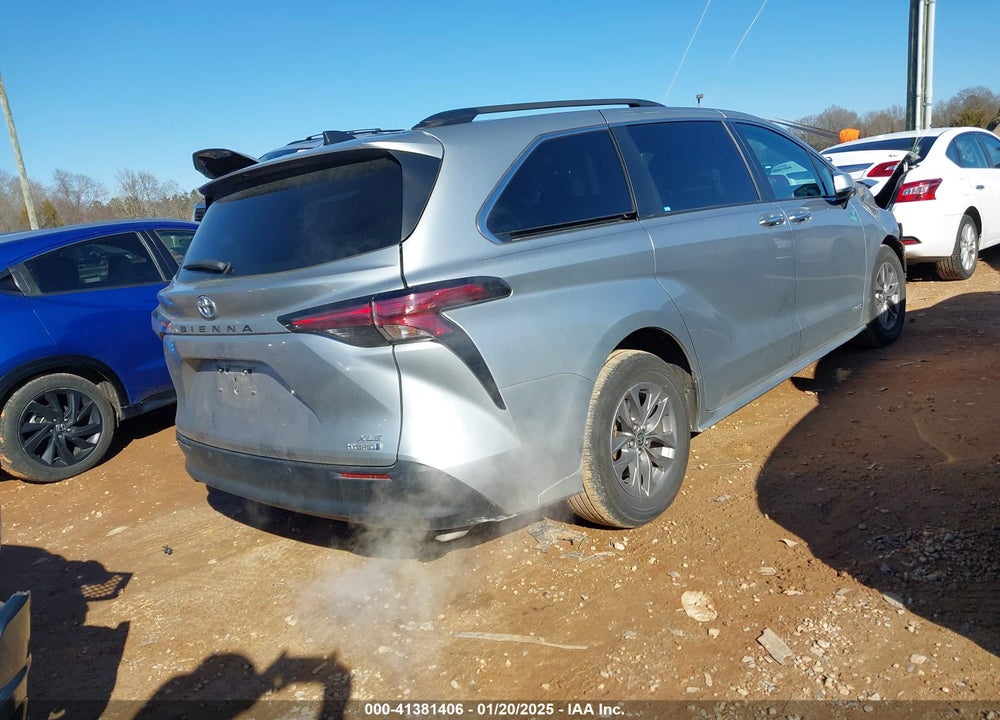 2021 TOYOTA SIENNA XLE VIN: 5TDYRKEC9MS023318