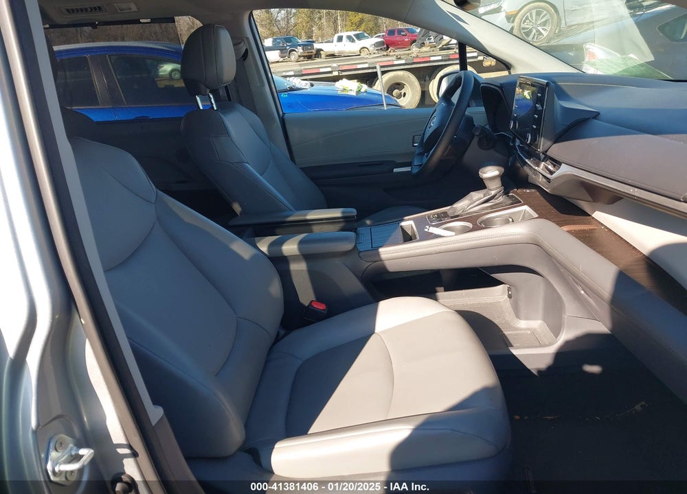 2021 TOYOTA SIENNA XLE VIN: 5TDYRKEC9MS023318