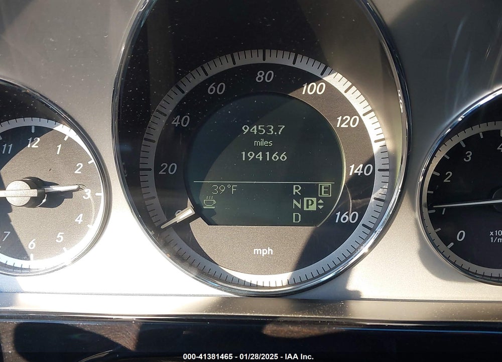 2011 MERCEDES-BENZ E VIN: WDDHF8HB5BA262993