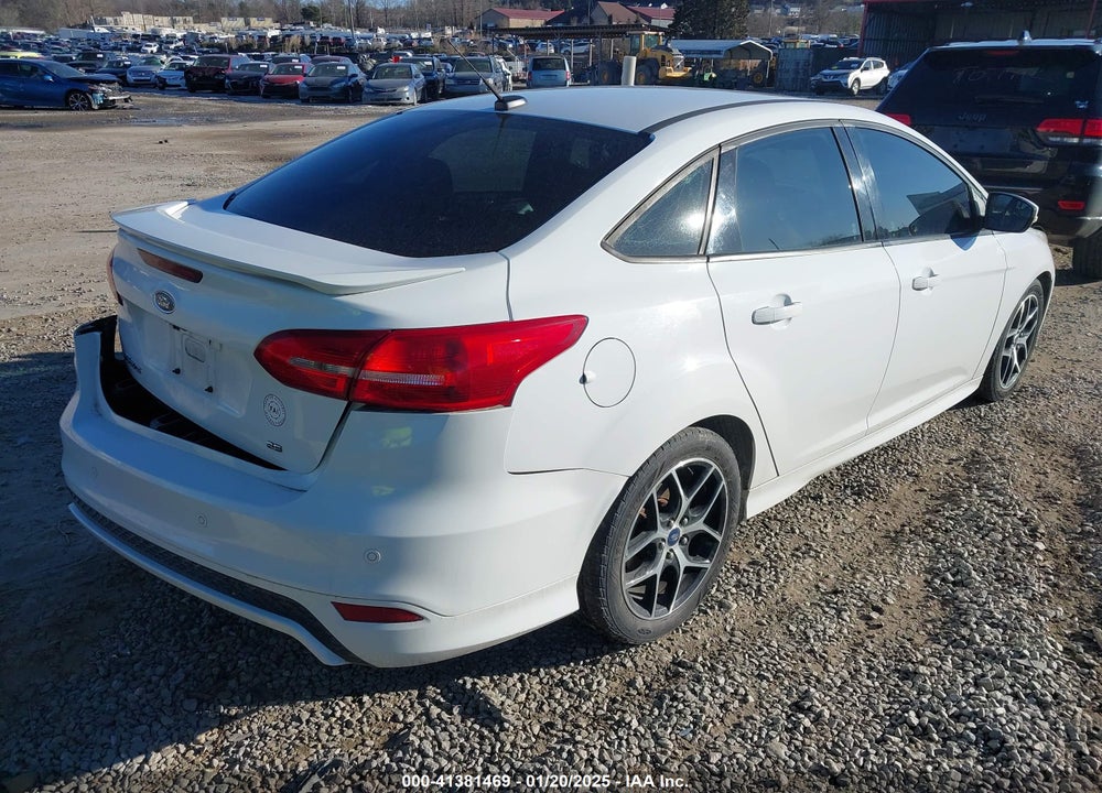 2015 FORD FOCUS SE VIN: 1FADP3F24FL297830