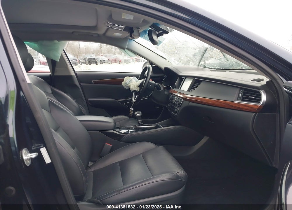 2017 KIA CADENZA VIN: KNALC4J11H5052350