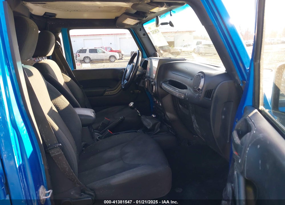 2014 JEEP WRANGLER UNLIMITED SPORT VIN: 1C4BJWDG8EL267568