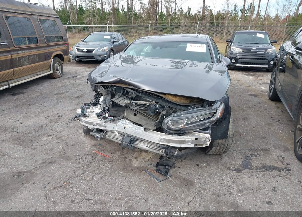 2018 HONDA ACCORD VIN: 1HGCV1F33JA258631