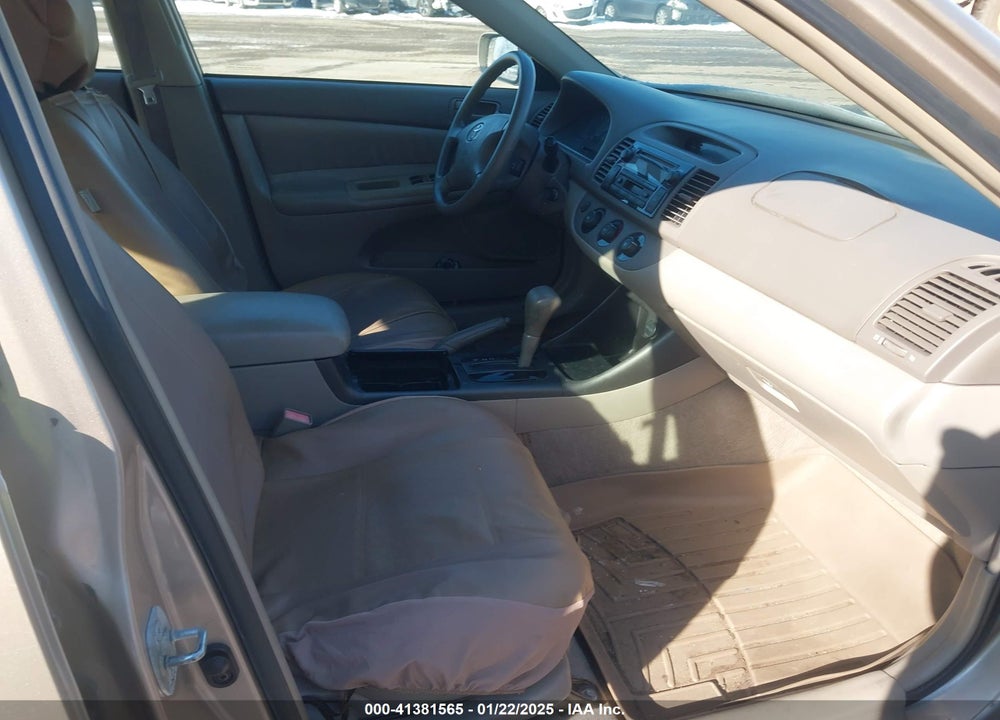 2002 TOYOTA CAMRY LE VIN: 4T1BE32K82U594676