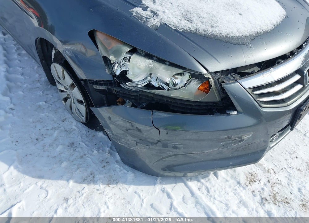 2011 HONDA ACCORD 2.4 LX VIN: 1HGCP2F31BA020603