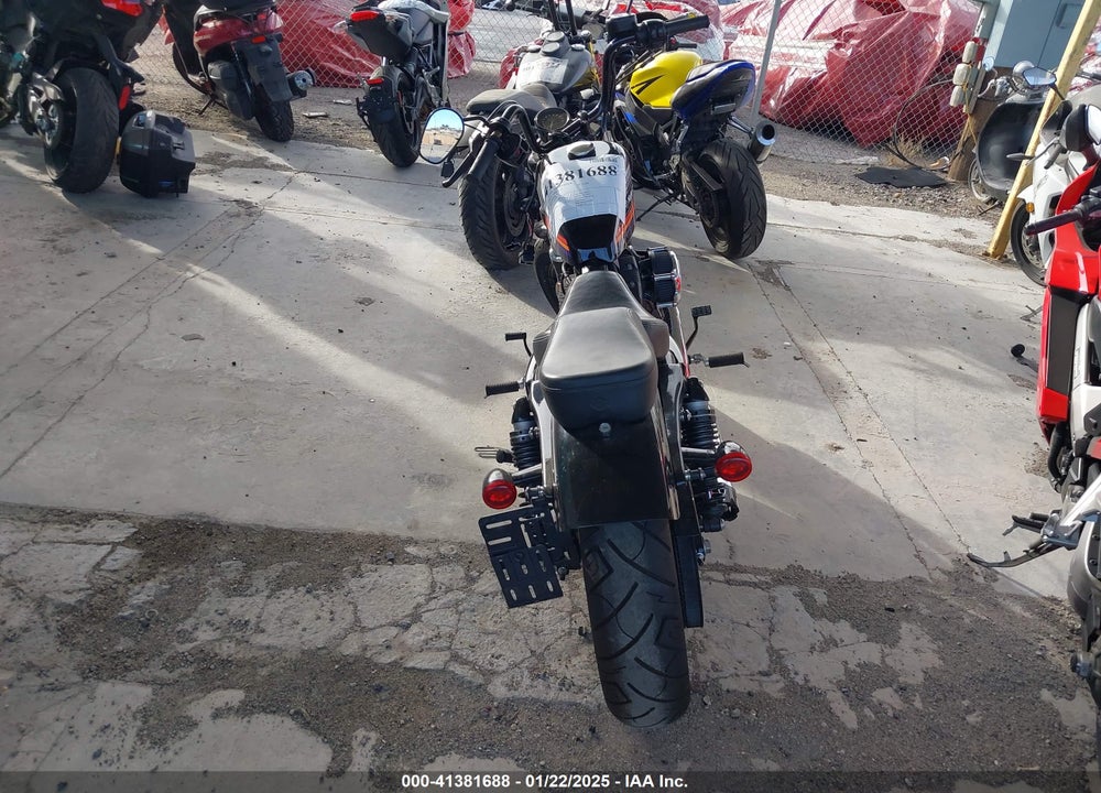 2018 HARLEY-DAVIDSON XL1200 XS VIN: 1HD1LR362JC425637