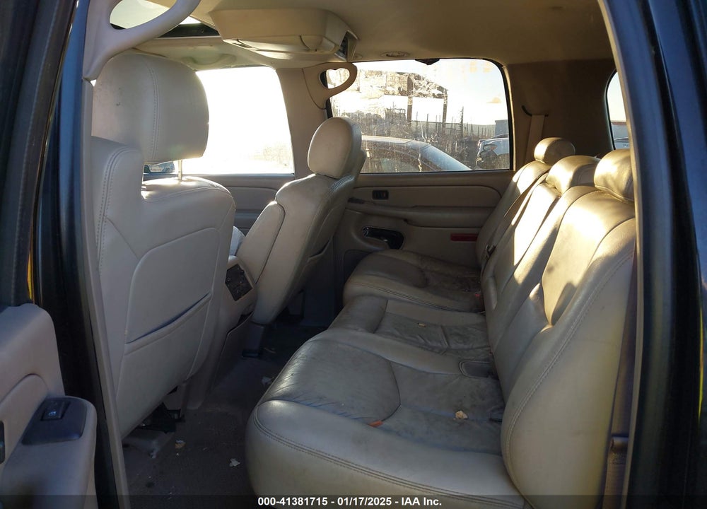 2005 CHEVROLET SUBURBAN 1500 LT VIN: 3GNFK16Z65G222083