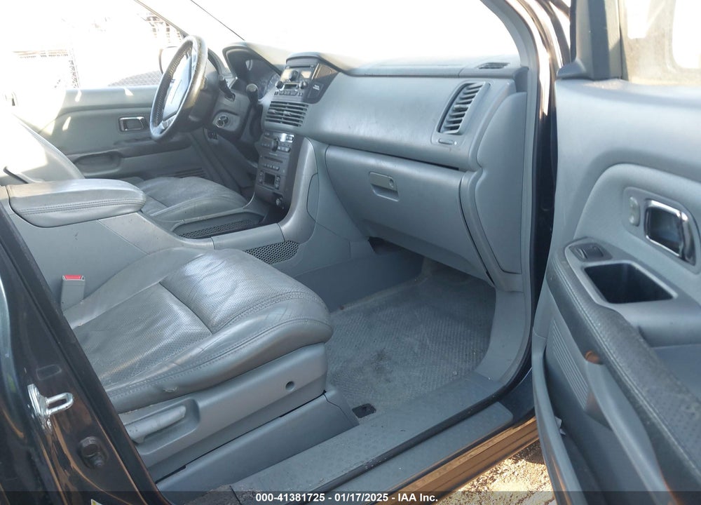 2005 HONDA PILOT EX-L VIN: 2HKYF18585H517323
