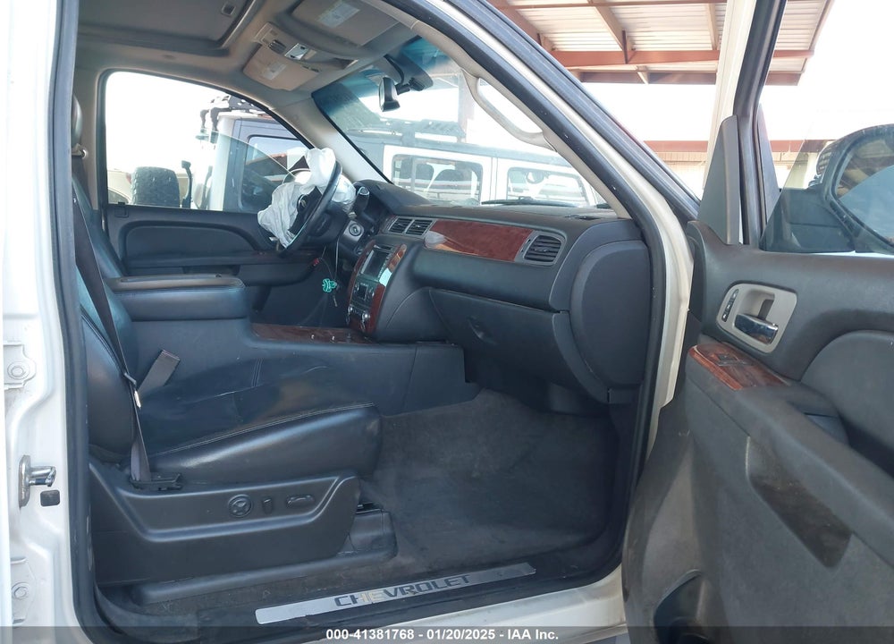 2011 CHEVROLET TAHOE LTZ VIN: 1GNSCCE08BR249498