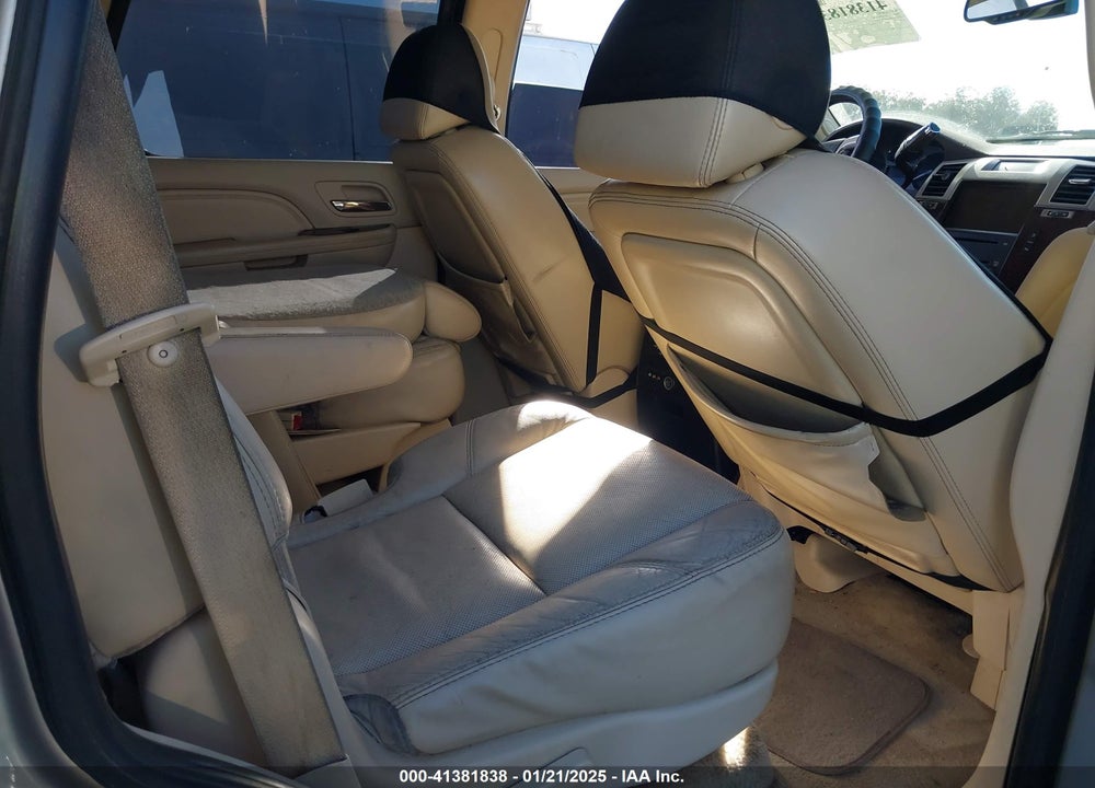 2007 CADILLAC ESCALADE STANDARD VIN: 1GYEC638X7R332979