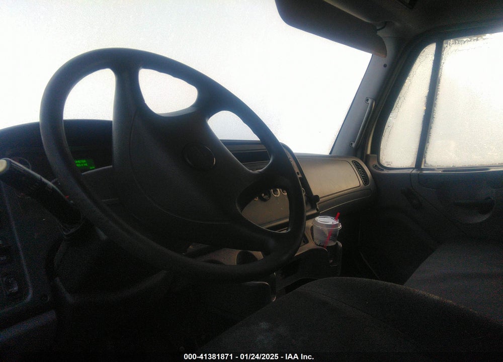 2017 FREIGHTLINER M2 106 VIN: 1FVACWDT0HHJB2099
