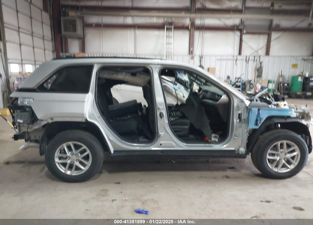 2024 JEEP GRAND CHEROKEE LAREDO X 4X4 VIN: 1C4RJHAG7RC179888