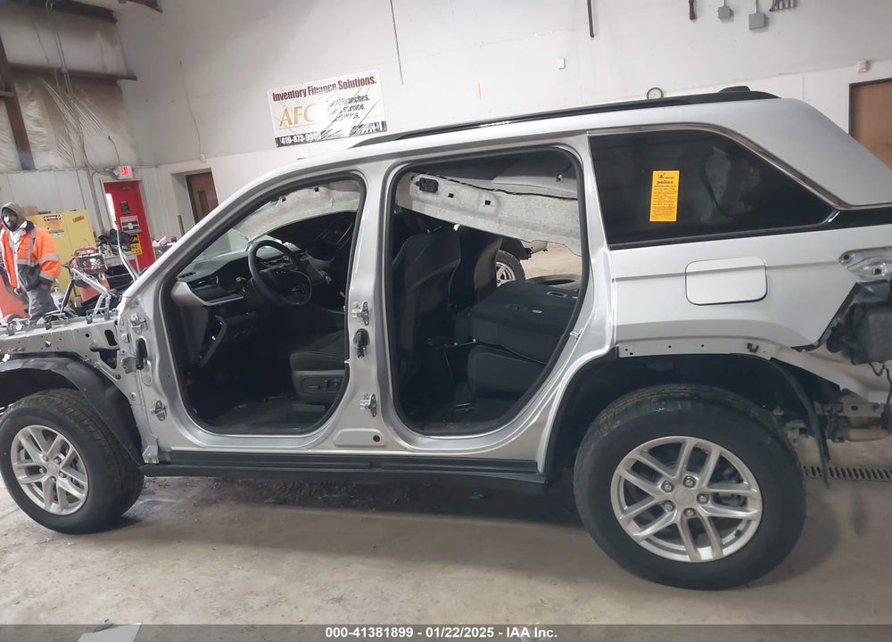 2024 JEEP GRAND CHEROKEE LAREDO X 4X4 VIN: 1C4RJHAG7RC179888