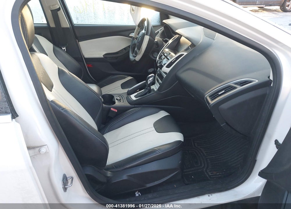 2012 FORD FOCUS TITANIUM VIN: 1FAHP3N29CL233541