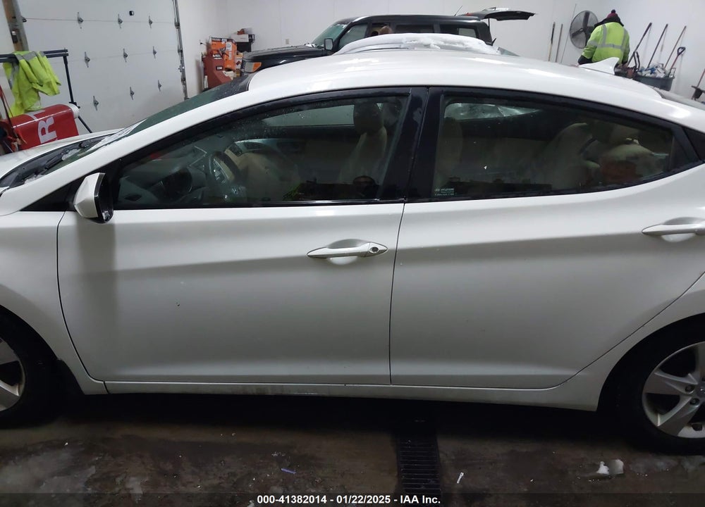 2013 HYUNDAI ELANTRA VIN: 5NPDH4AE7DH300820