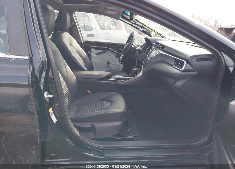 2018 TOYOTA CAMRY VIN: 4T1B11HK2JU583128