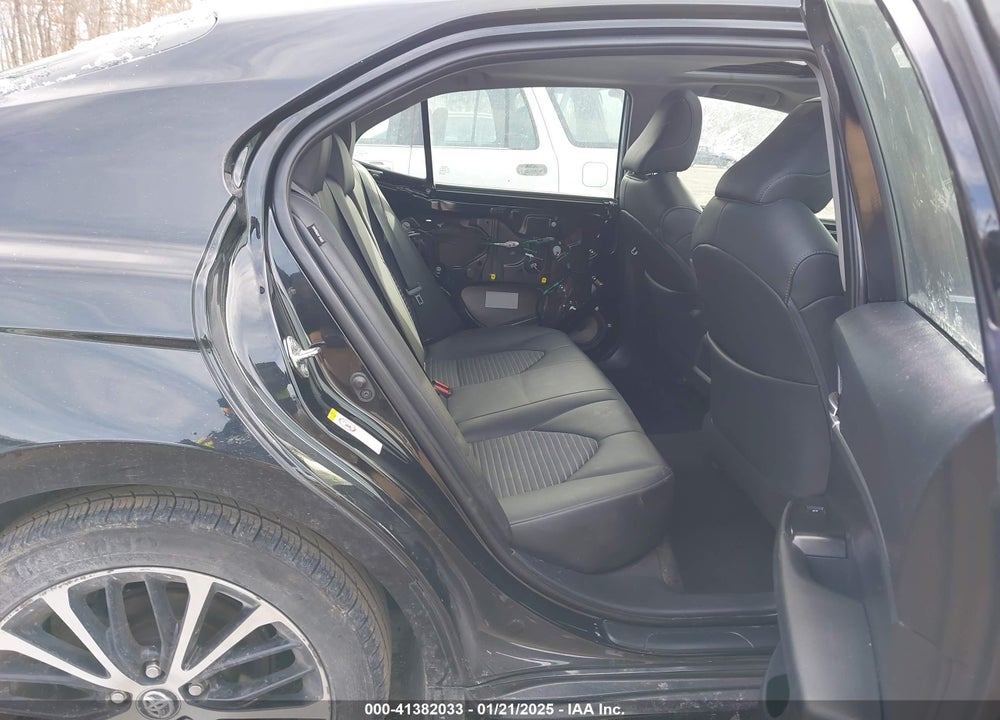 2018 TOYOTA CAMRY VIN: 4T1B11HK2JU583128
