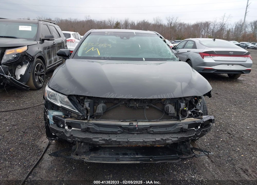 2018 TOYOTA CAMRY VIN: 4T1B11HK2JU583128