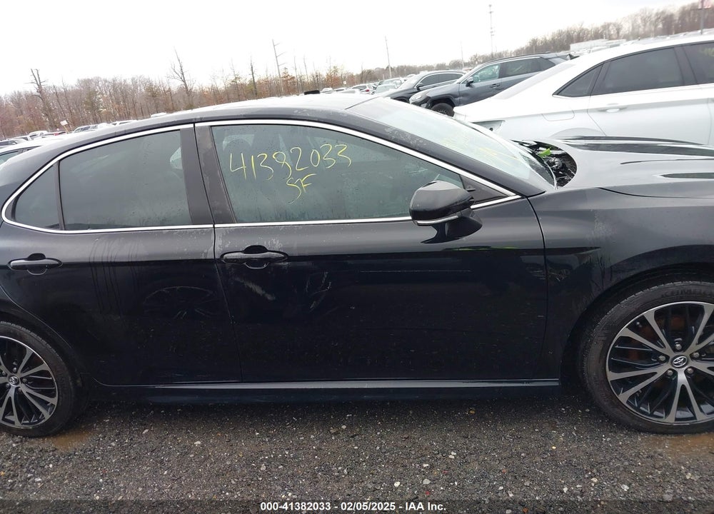 2018 TOYOTA CAMRY VIN: 4T1B11HK2JU583128