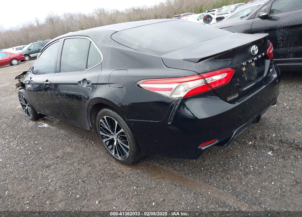 2018 TOYOTA CAMRY VIN: 4T1B11HK2JU583128