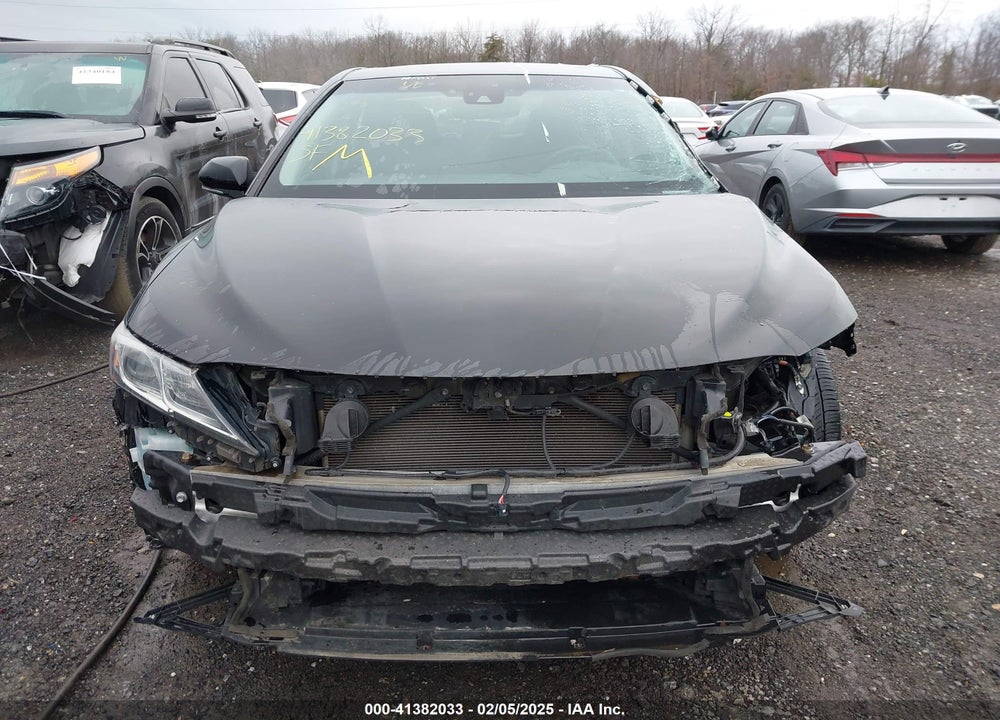 2018 TOYOTA CAMRY VIN: 4T1B11HK2JU583128
