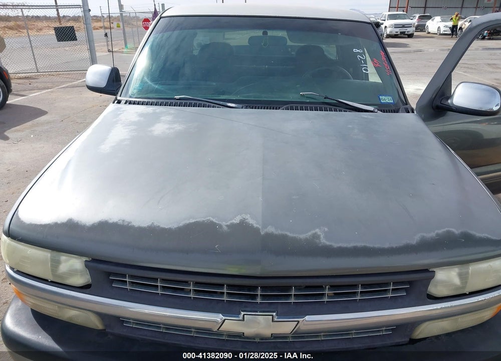 2000 CHEVROLET SILVERADO 1500 LS VIN: 2GCEC19T8Y1134321