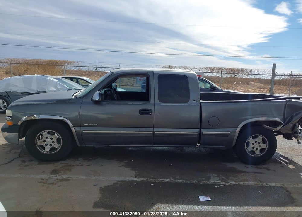 2000 CHEVROLET SILVERADO 1500 LS VIN: 2GCEC19T8Y1134321