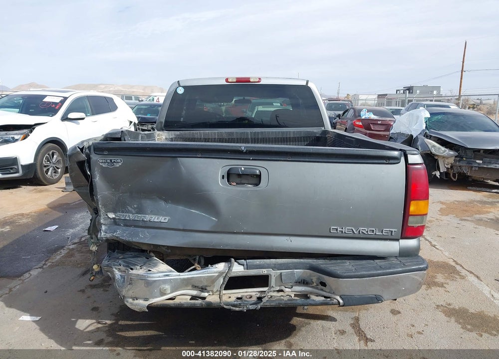 2000 CHEVROLET SILVERADO 1500 LS VIN: 2GCEC19T8Y1134321